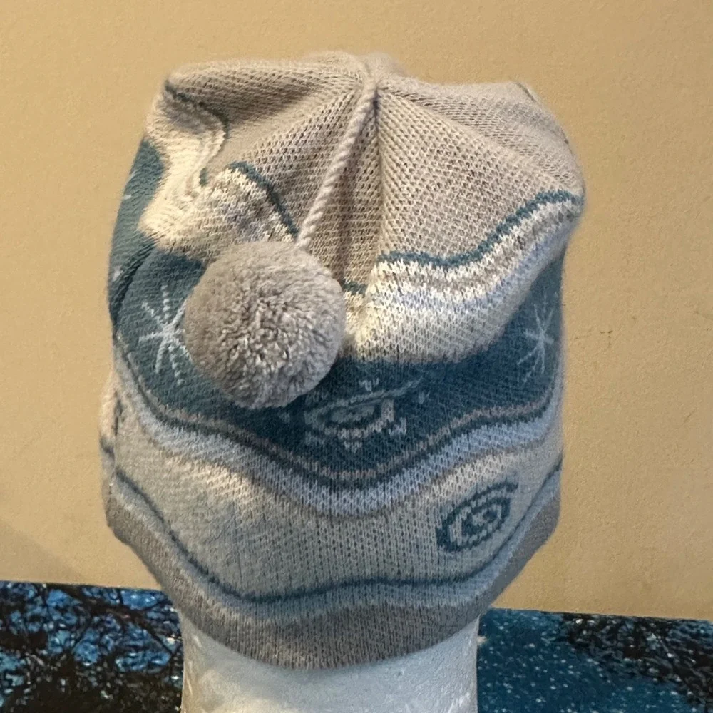 The North Face Beanie Hat Blue Grey Snowflake Swirl Pom Pom Made in Canada M/L